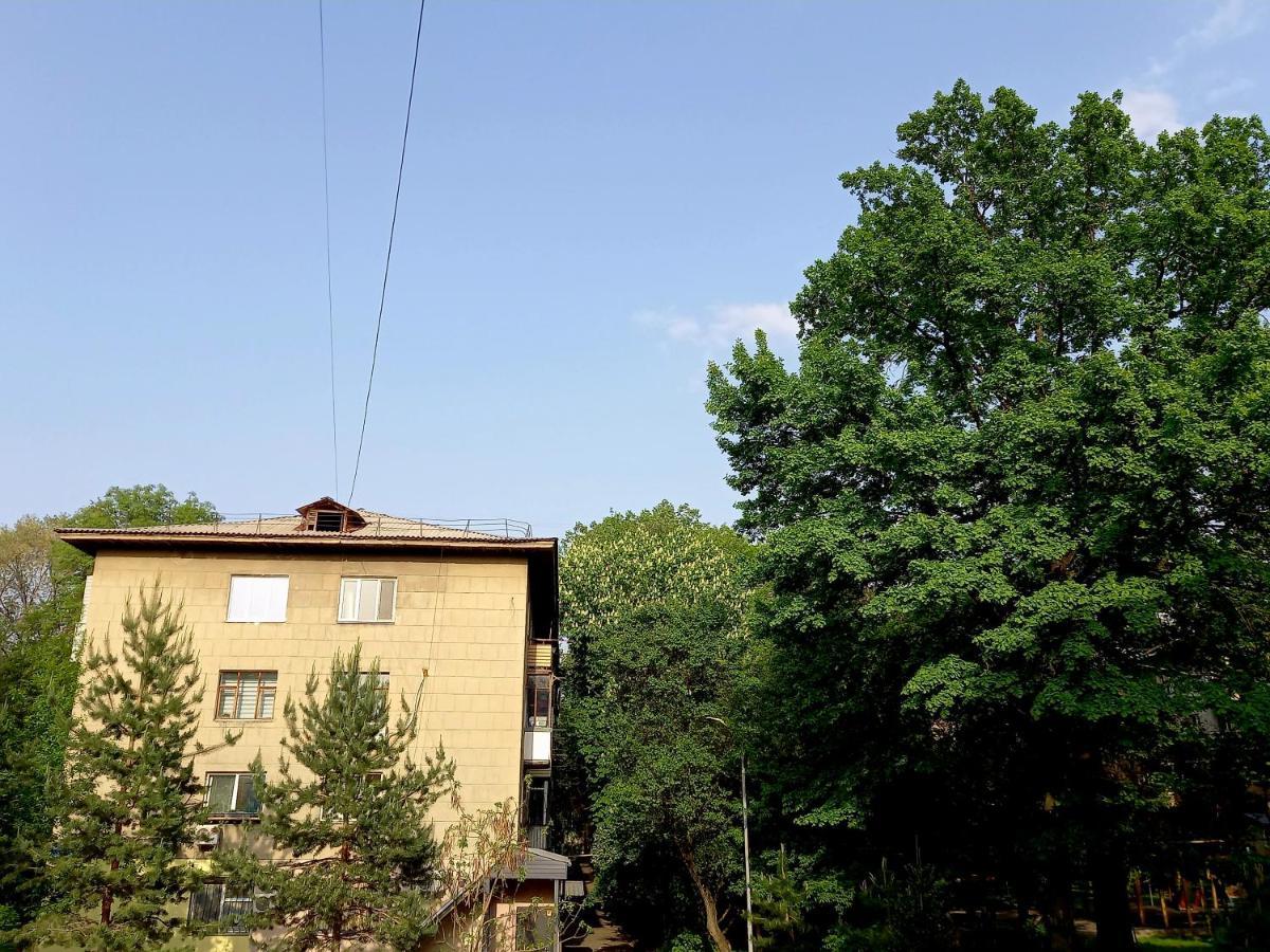 Квартира На Набережной Almaty Exterior foto